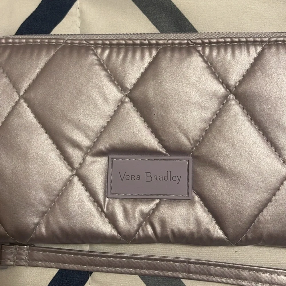 Vera Bradley Large wallet 🌟 - Picture 2 of 4